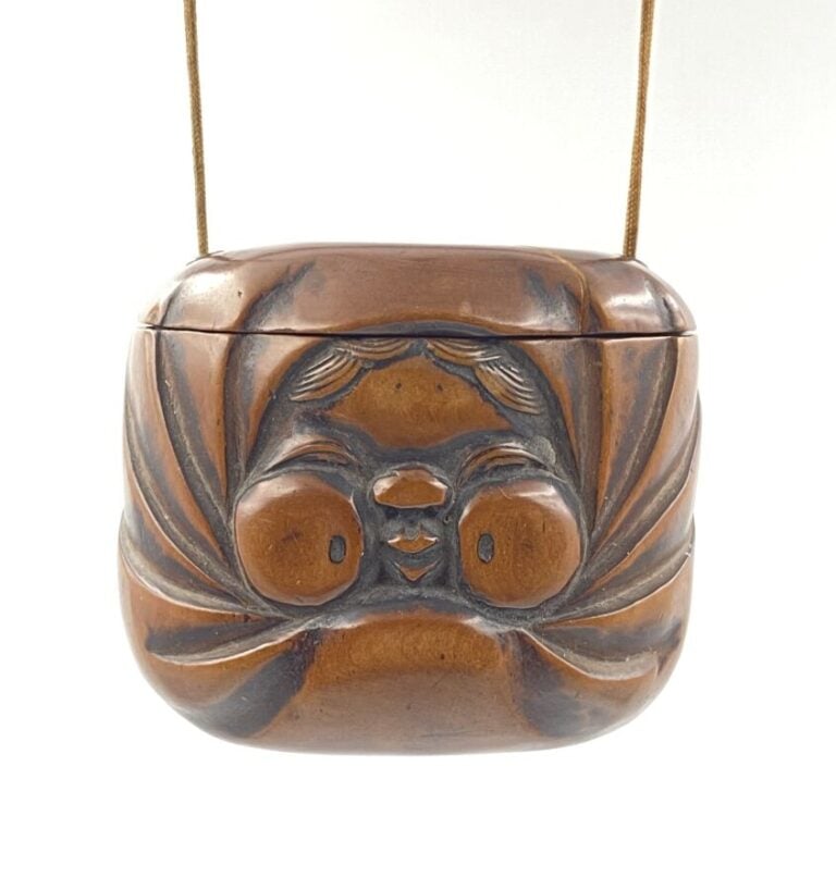 JAPON - Epoque MEIJI (1868 - 1912) - Tonkotsu en bois sculpté d'une tête de Oka…