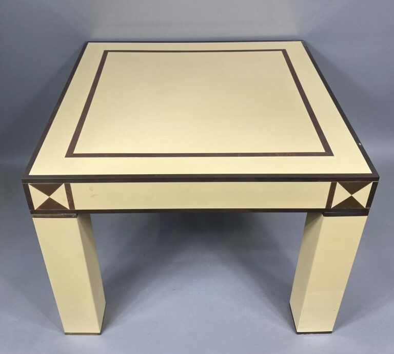 Jean-Claude MAHEY (né en 1944) - Paire de tables basses de forme carrée laquée…