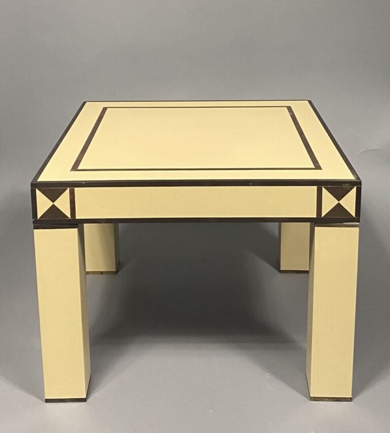 Jean-Claude MAHEY (né en 1944) - Paire de tables basses de forme carrée laquée…