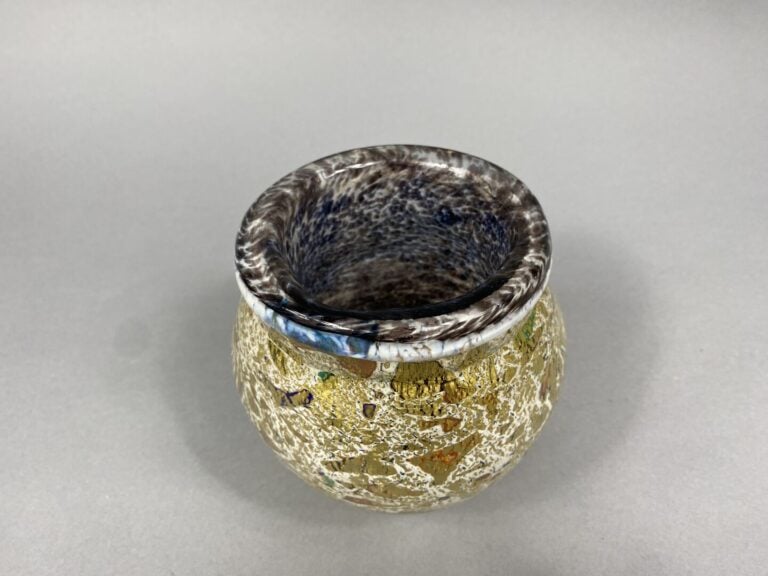Jean-Claude NOVARO (1943-2014) - Vase ovoide en verre soufflé dans les tons dor…