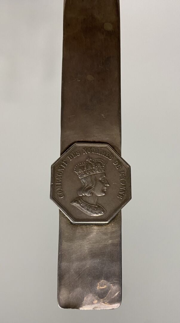 Jean DESPRES (1889-1980) - Coupe-papier en argent (925) martelé - Monnaie de la…