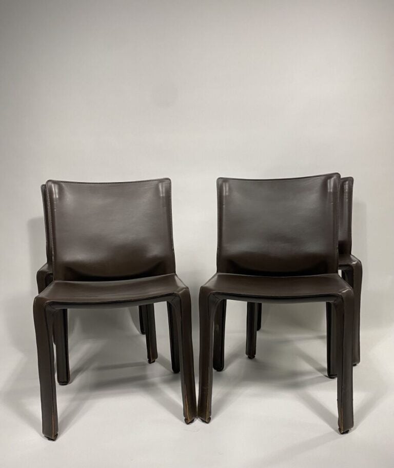 LE CORBUSIER (1887-1965) - Table de salle-à-manger édition CASSINA - Plateau re…
