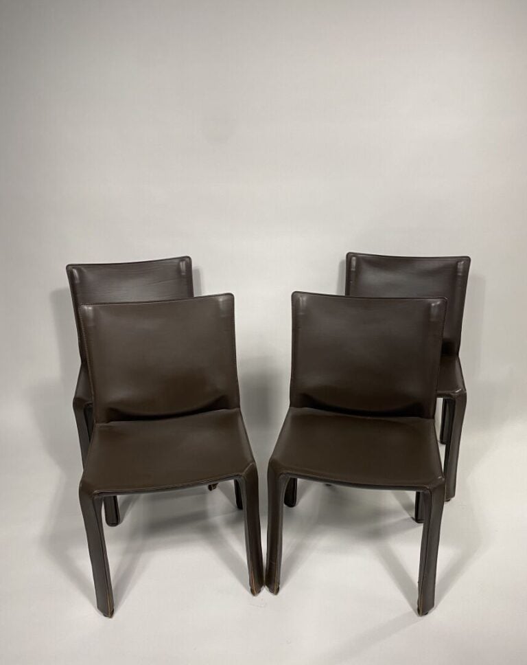 LE CORBUSIER (1887-1965) - Table de salle-à-manger édition CASSINA - Plateau re…