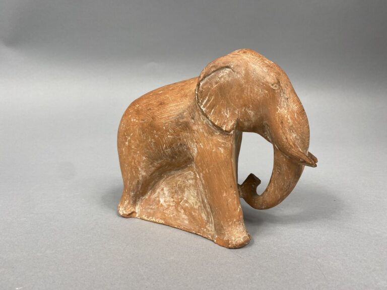 Max Ulrich SCHOOP (1903-1990) - Sujet en terre cuite représentant un éléphant -…