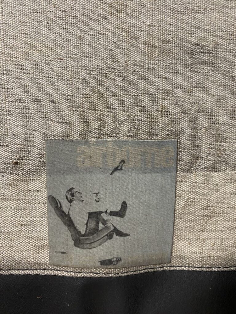 Michel CADESTIN (né en 1942) - Paire de fauteuils modèle « Karaté » à coque mou…