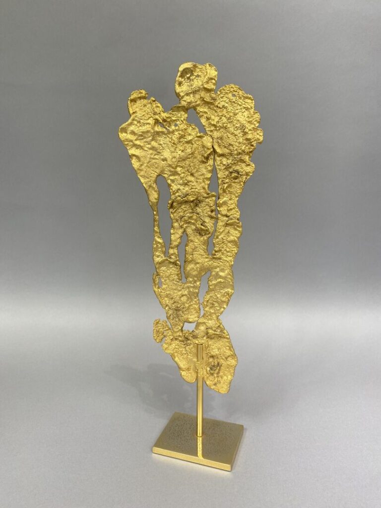 Philippe CHEVERNY (XXe), attribué à - Sculpture en alliage doré sur socle - H :…