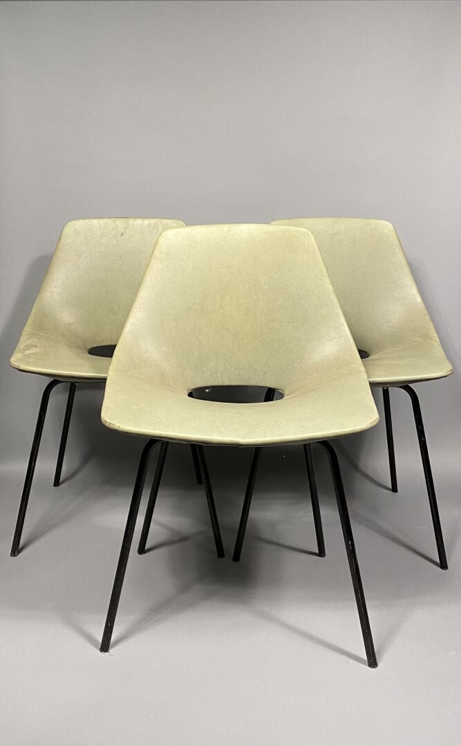 Pierre GUARICHE (1926-1995) - Suite de six chaises « tonneau » à assise et doss…