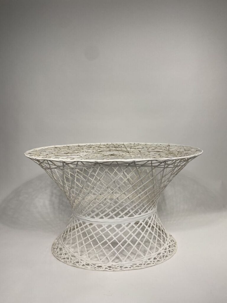 Russell WOODWARD, attribué à - Salon de jardin en baguettes de bois blanc forma…