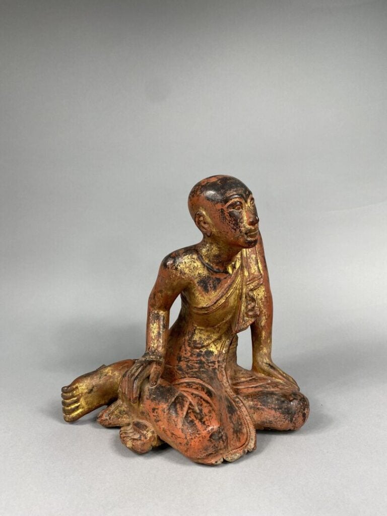 Thailande - XXe siècle - Groupe en bois à traces de laque or et incrustations d…