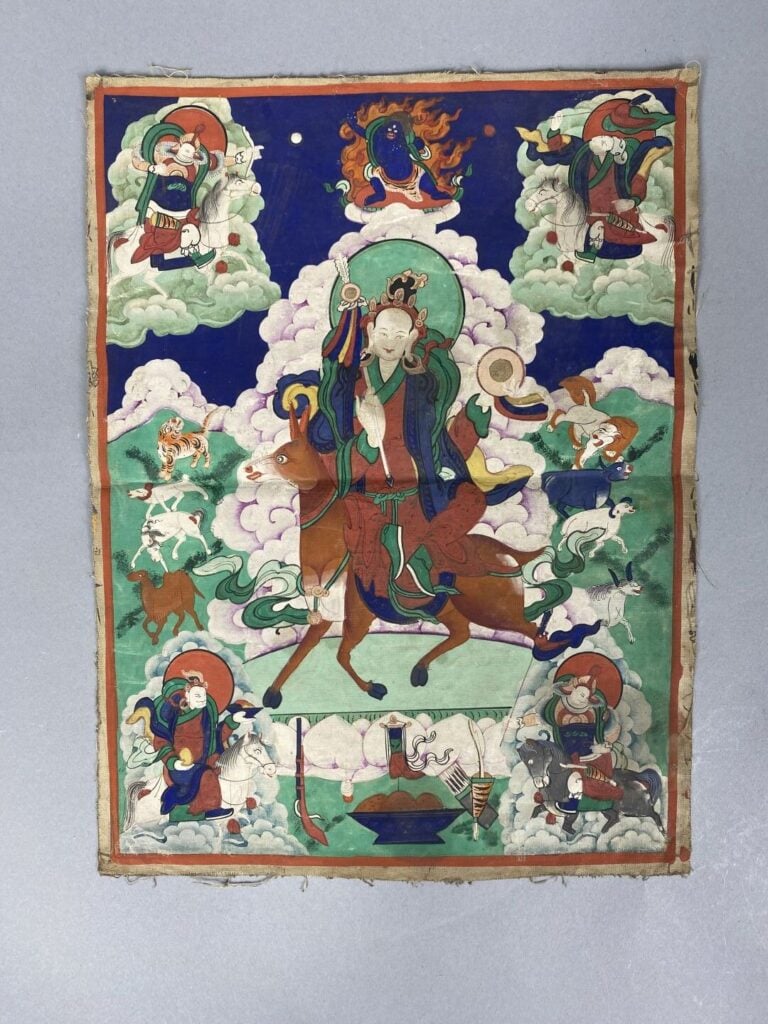 Tibet - Tara blanche entourée de divinités, démons et animaux dans les tons ble…
