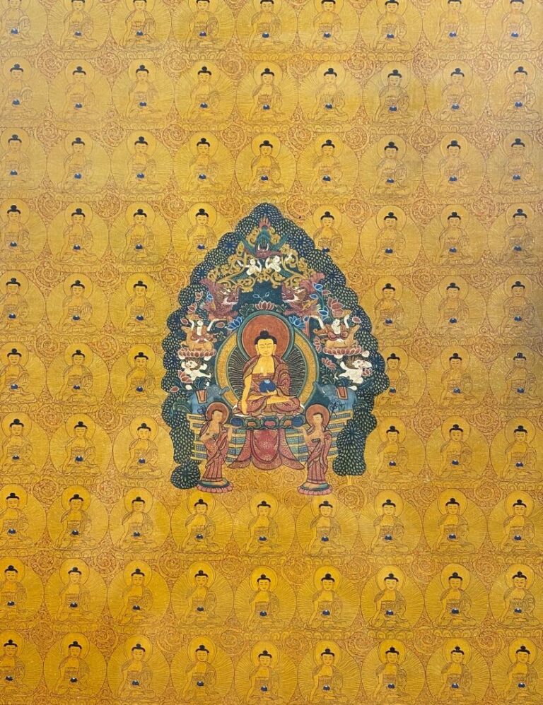 Tibet - Thangka, détrempe sur toile, représenant Avalokiteshvara au centre assi…