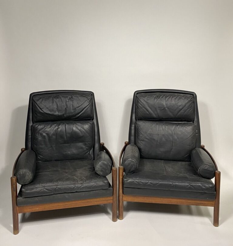 Travail DANOIS 1960 - Ensemble de salon comprenant un canapé et deux fauteuils…