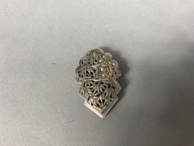 Vietnam - Petit lot de bijoux en argent bas titre et métal argenté comprenant u…