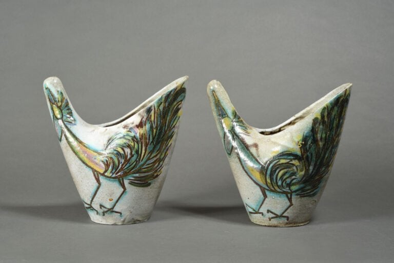 ACCOLAY (1945-1983) - Paire de vases de forme en terre cuite émaillée à décor e…