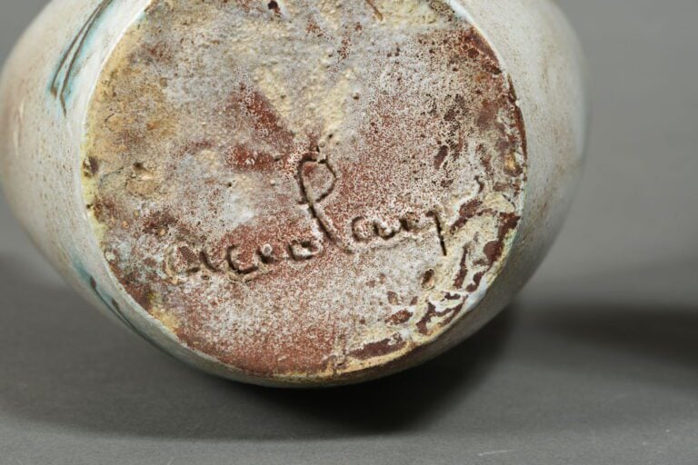 ACCOLAY (1945-1983) - Paire de vases de forme en terre cuite émaillée à décor e…