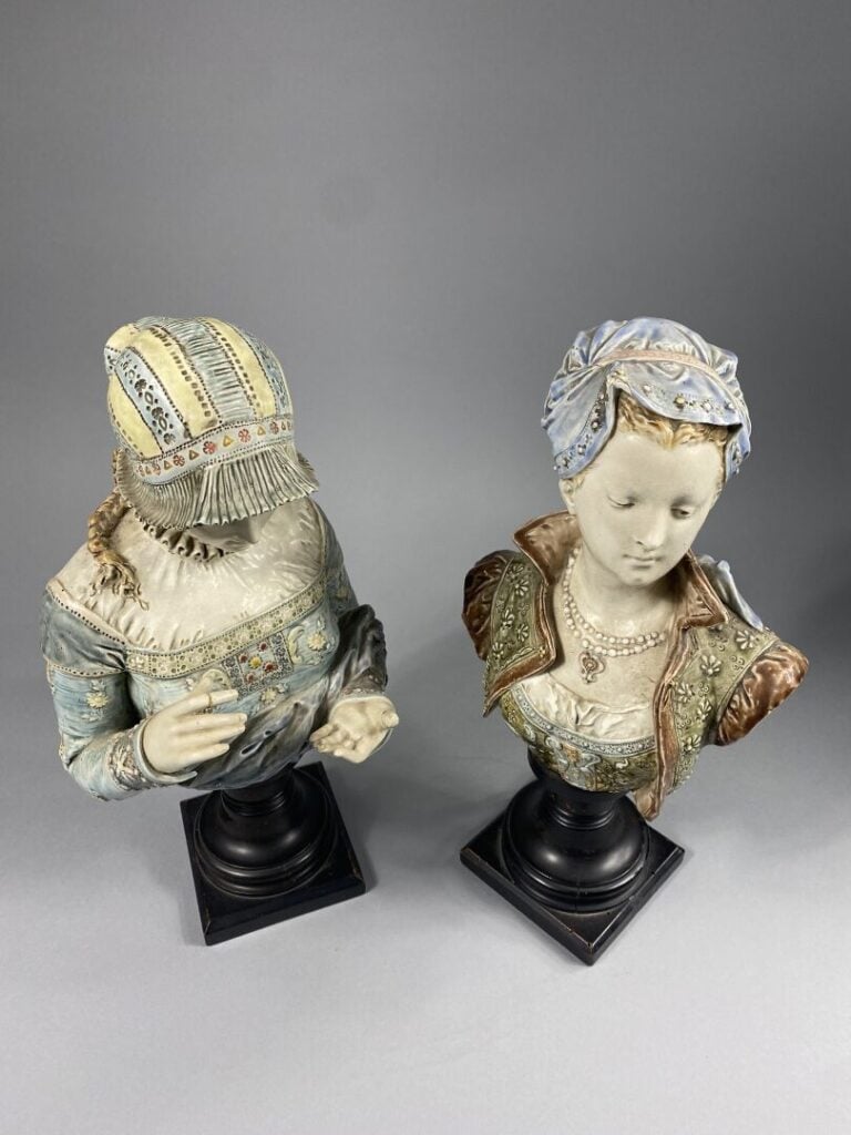 Albert-Ernest CARRIER-BELLEUSE (1824-1887), d'après - Deux bustes d'élégante en…