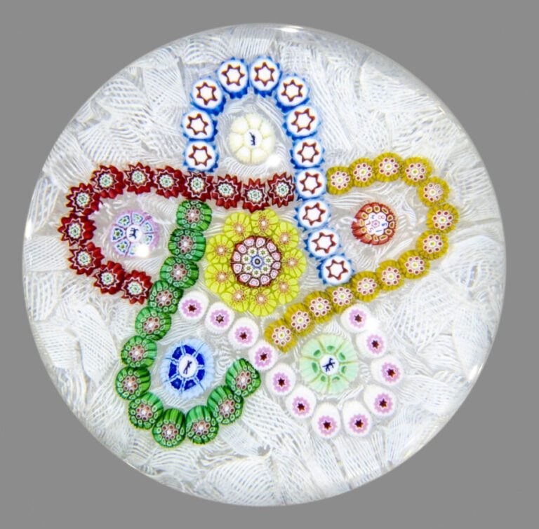 Baccarat. Presse-papiers à motif de quatre cercles concentriques de bonbons pol…