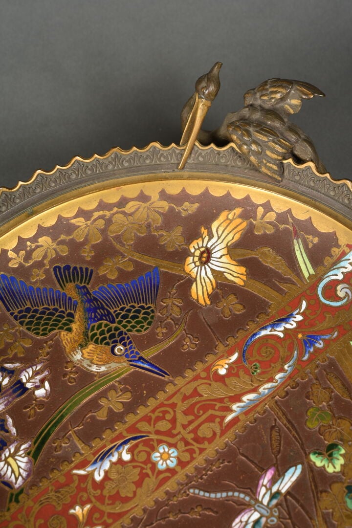 Dans le goût de la maison GIROUX - Coupe en bronze patiné et émaux cloisonnés p…