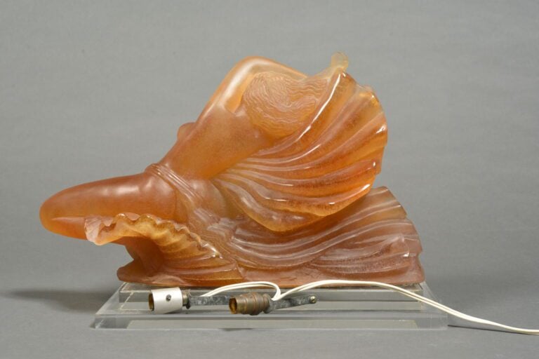 DAUM FRANCE et André DELUOL (1909-2003) - Isadora - Sculpture en pâte de verre…