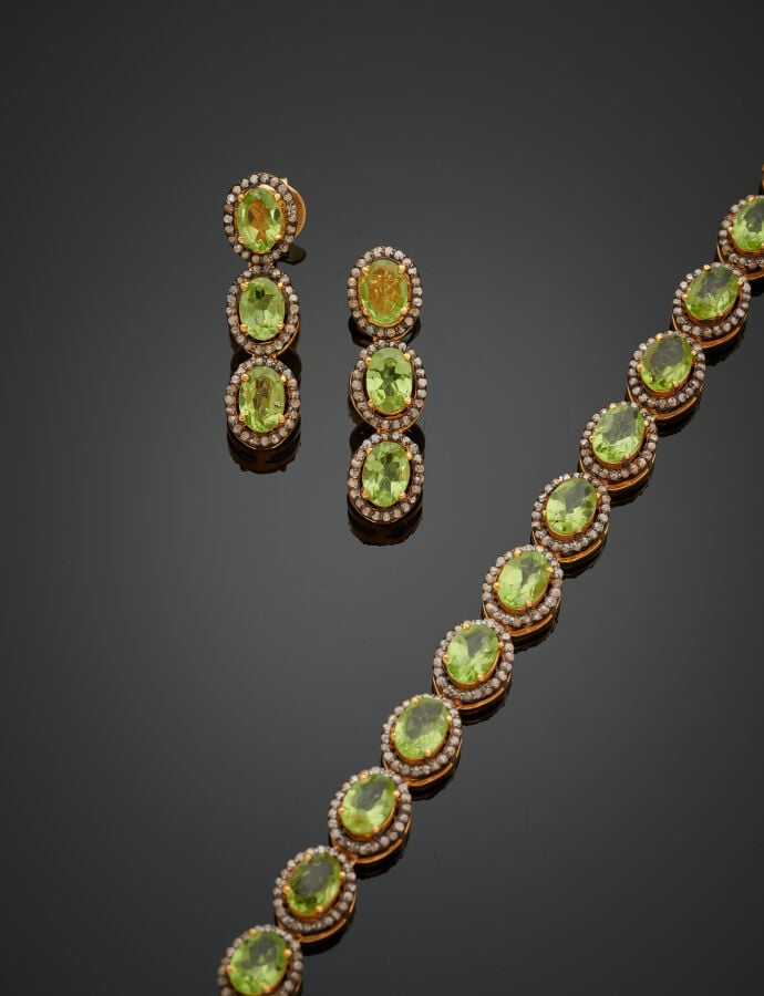 DEMI-PARURE en vermeil et argent noirci (925‰) comprenant un COLLIER et une pai…
