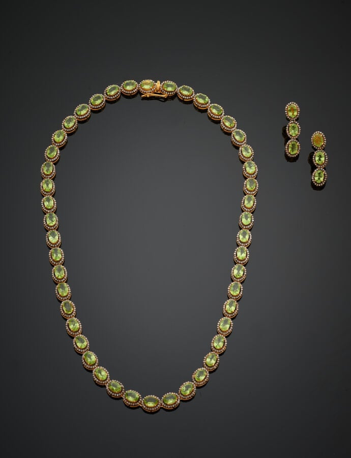 DEMI-PARURE en vermeil et argent noirci (925‰) comprenant un COLLIER et une pai…