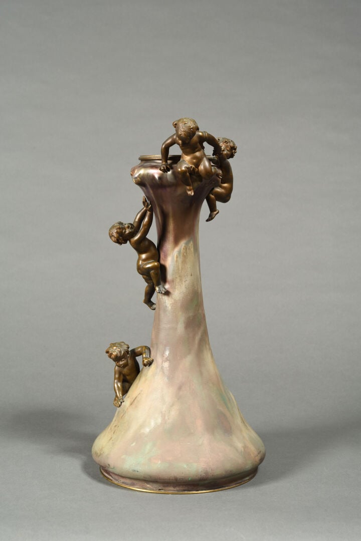 Henri-Honoré PLE (1853-1922) - Vase à panse renflée en bronze et céramique à dé…
