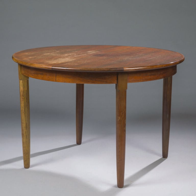 LA MAISON DANOISE - Table de salle à manger en bois verni circulaire à quatre -…