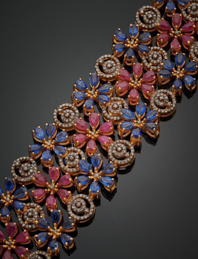 Large BRACELET manchette « fleurettes » en vermeil et argent noirci (925‰) ajou…