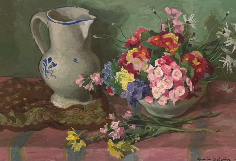 MAURICE DELAVIER (1902-1986) - Nature morte au pichet et au bouquet de fleurs -…