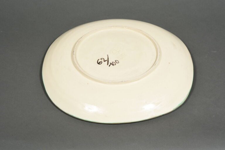 Pablo PICASSO (1881-1973) - Tête de chèvre de profil, 1952 - Plat rond carré en…