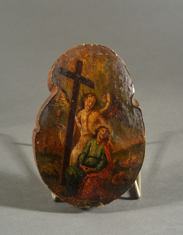 Paire de petits panneaux, de forme violonée, en bois de résineux peints représe…