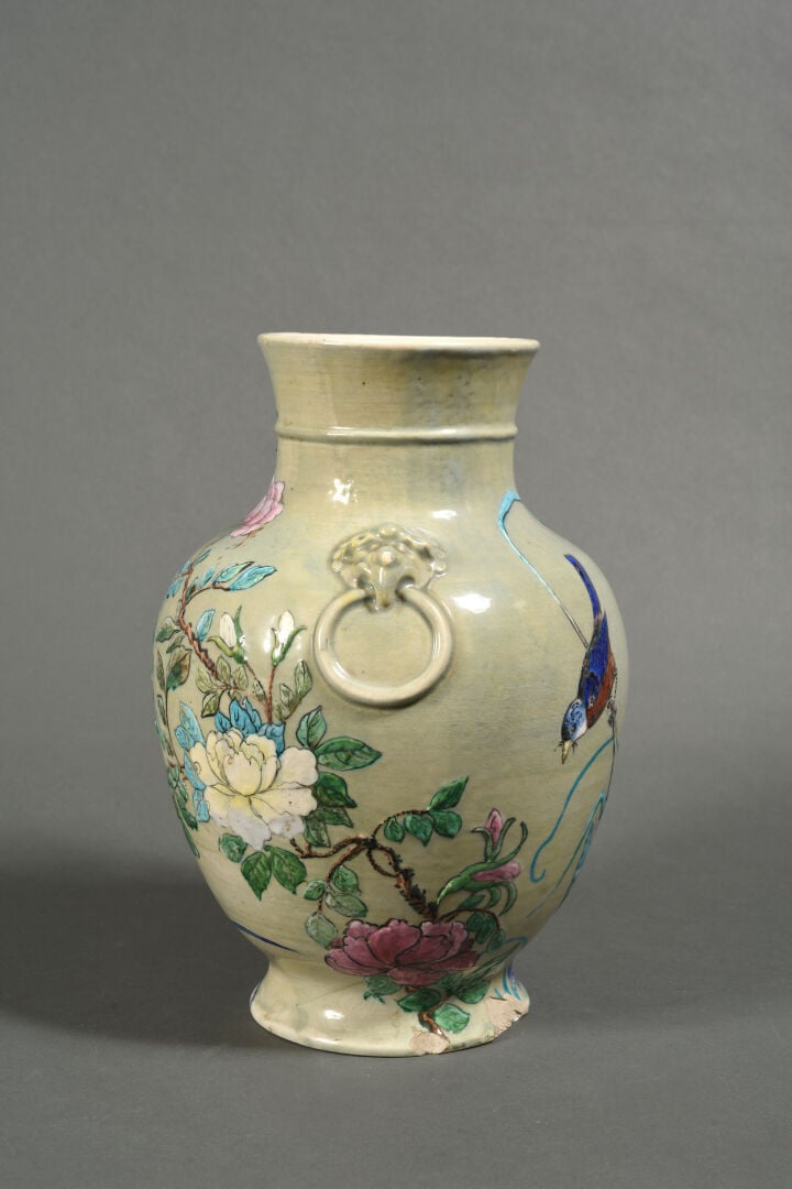 Théodore DECK (1823-1891) - Vase de forme balustre en céramique émaillée à déco…