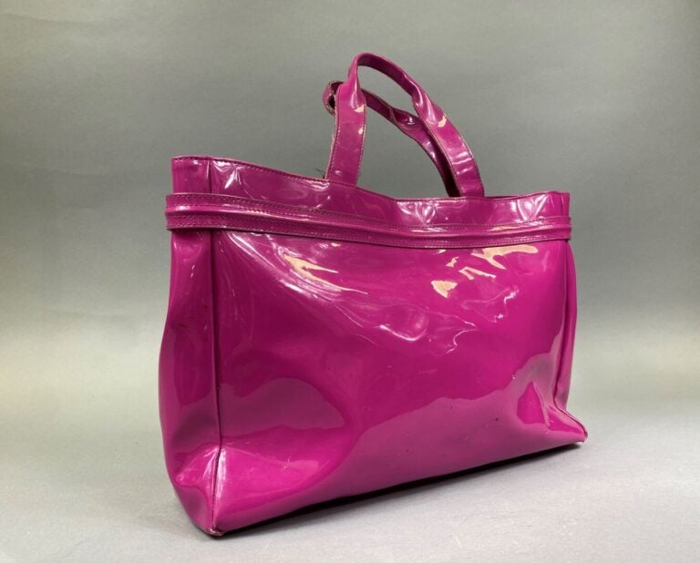 ARMANI JEANS - Sac cabas en PVC fuschia, siglé sur l'avant, double poignée, int…