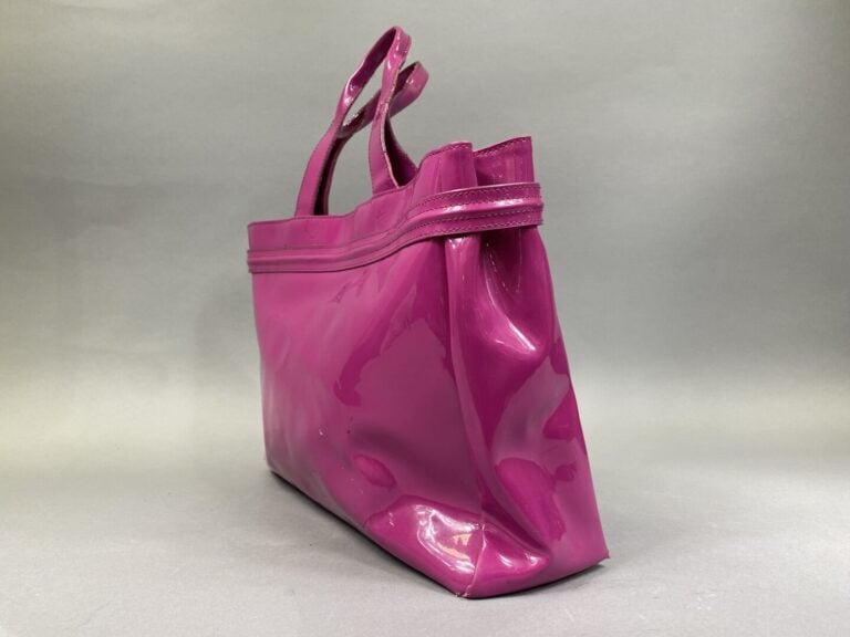 ARMANI JEANS - Sac cabas en PVC fuschia, siglé sur l'avant, double poignée, int…