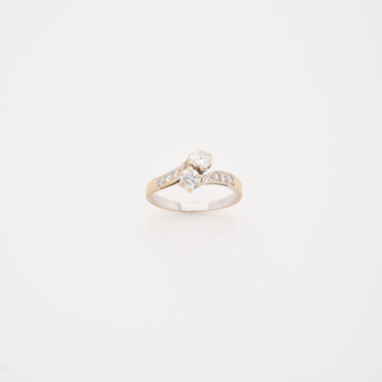 Bague Toi et Moi en or gris (750) ornée de deux diamants taille brillant en ser…