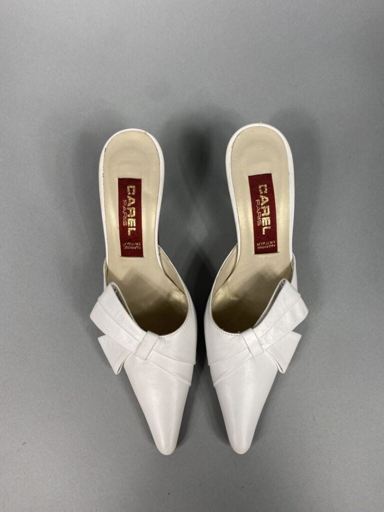 CAREL - Mules en cuir blanc - Pointure 35,5 - Talon 7 cm - État neuf