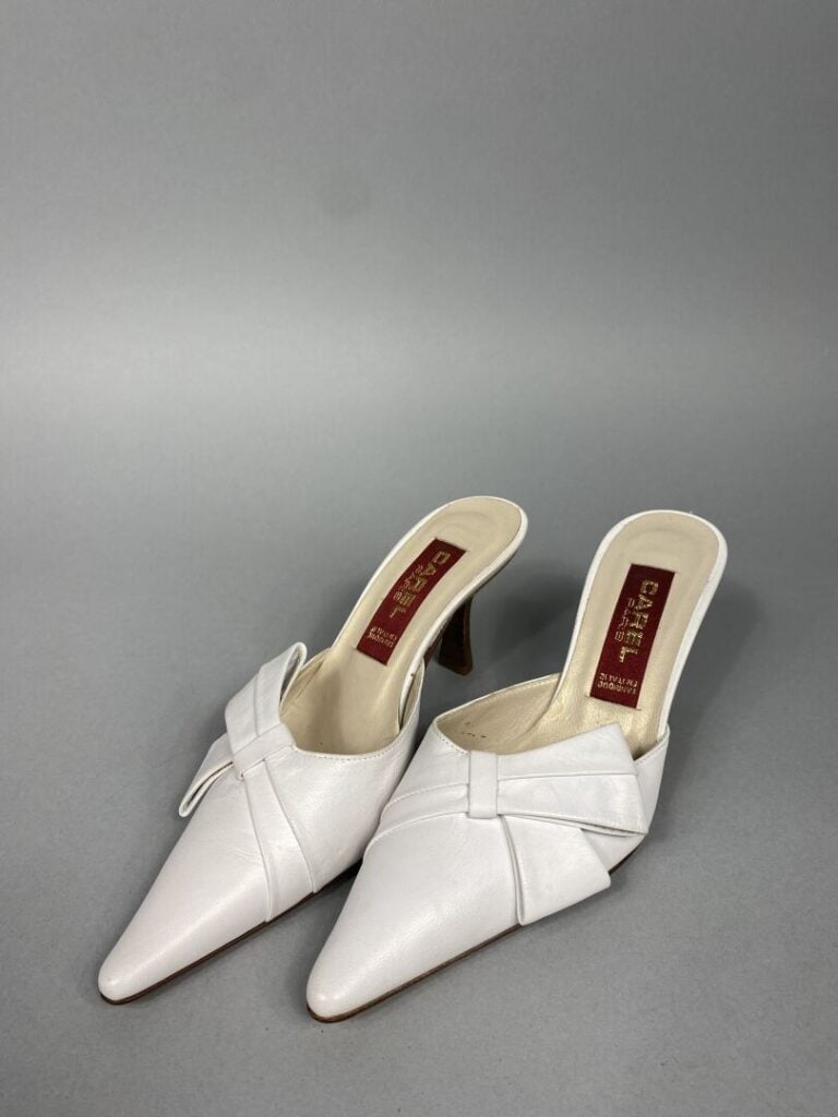 CAREL - Mules en cuir blanc - Pointure 35,5 - Talon 7 cm - État neuf