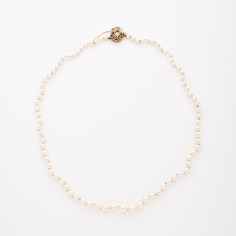 Collier de perles de culture en chute, fermoir rond en argent (925) doré et cha…
