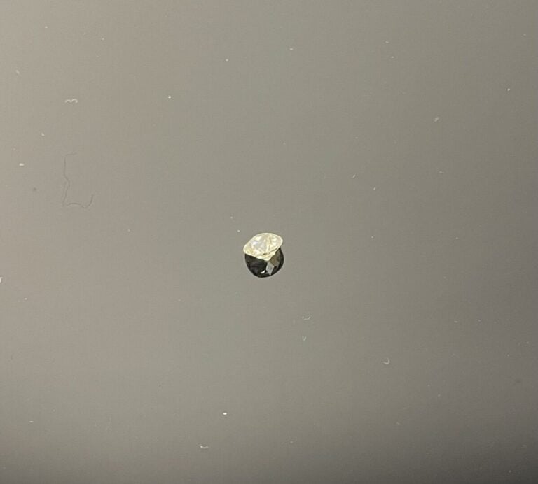 Diamant taille ancienne sur papier de 0.90 ct