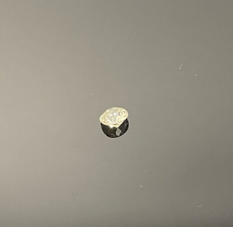 Diamant taille ancienne sur papier de 0.90 ct
