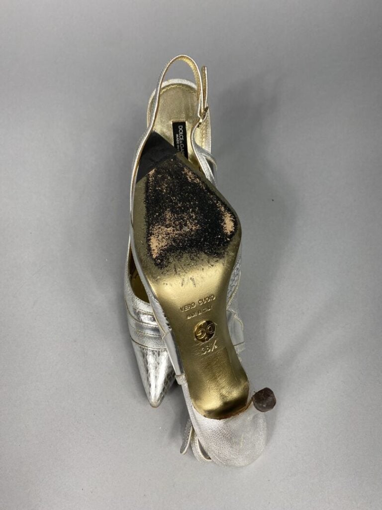 DOLCE & GABBANA - Paire d'escarpins à bout pointu et bride arrière en cuir arge…