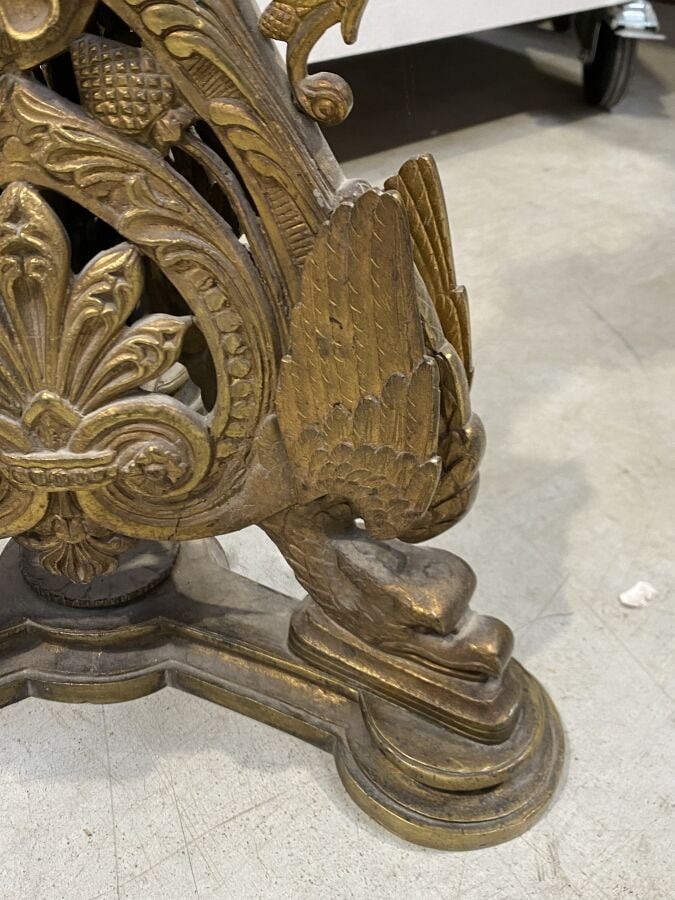 GrandE lampe orthodoxe russe monté en lampe à piètement tripode terminé par des…