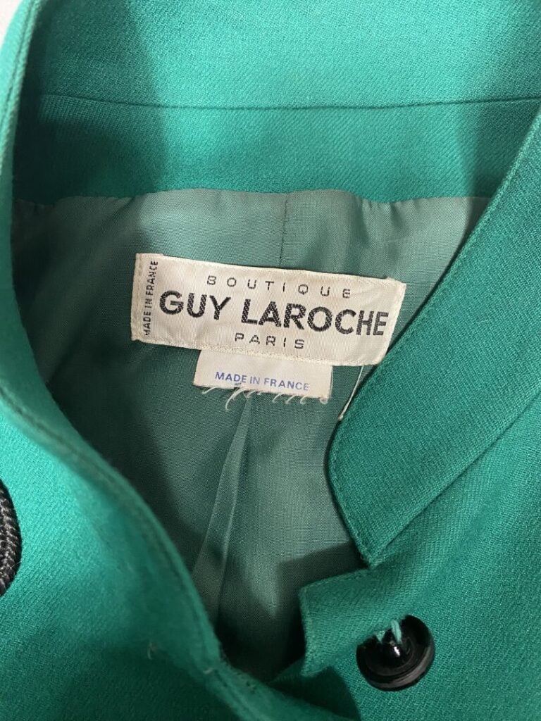 Guy LAROCHE - Veste courte à col montant vert émeraude à motifs de broderies no…