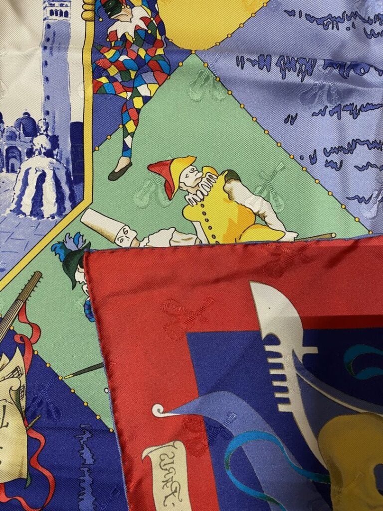 HERMÈS - Carré en soie damassée « Le Carnaval de Venise » par Hubert de Watriga…