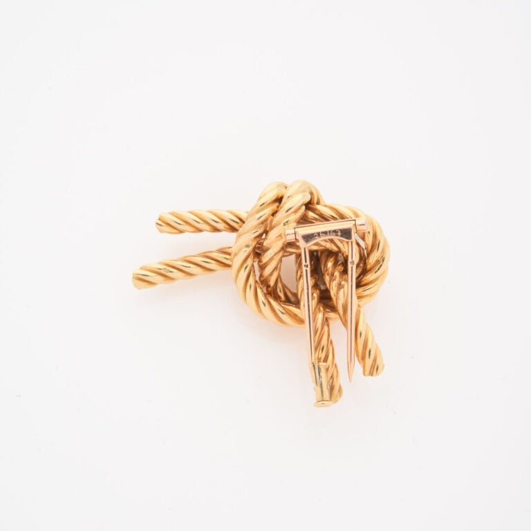 HERMES Paris - Clip de revers en or jaune (750) à motif de noeud de cordage - S…