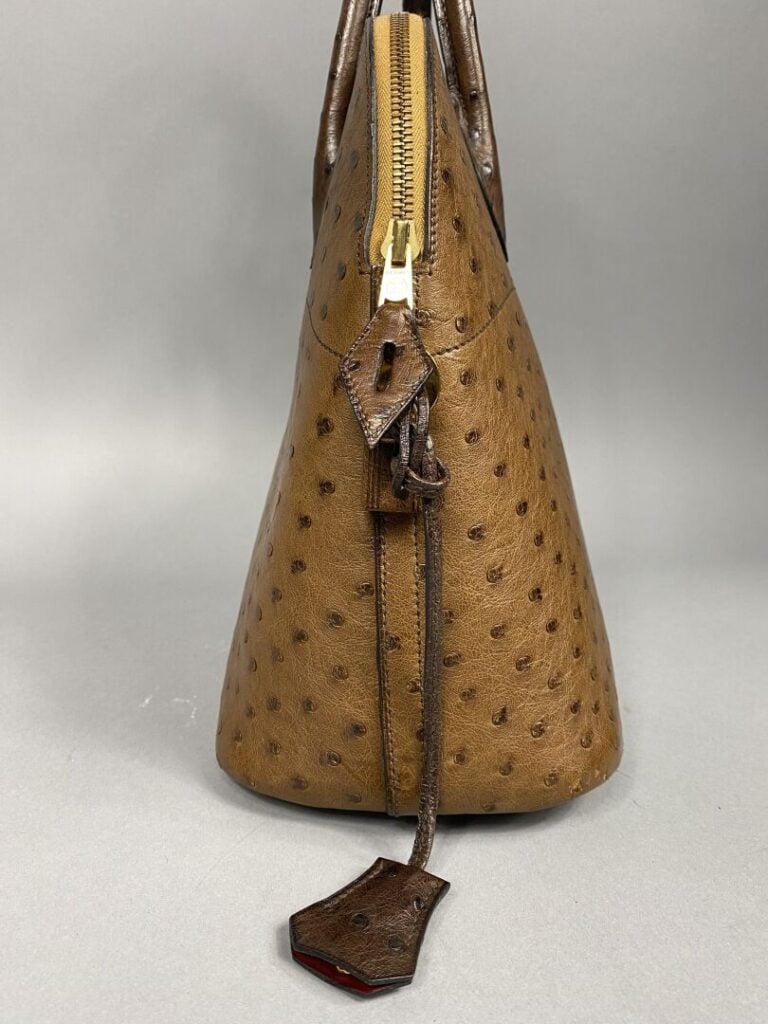 HERMÈS - Sac « Bolide 35 » en autruche tabac bicolore, double poignée en autruc…