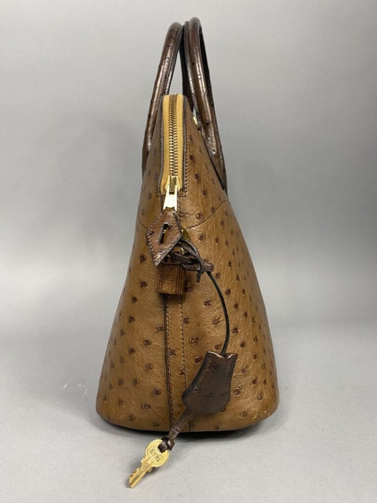 HERMÈS - Sac « Bolide 35 » en autruche tabac bicolore, double poignée en autruc…