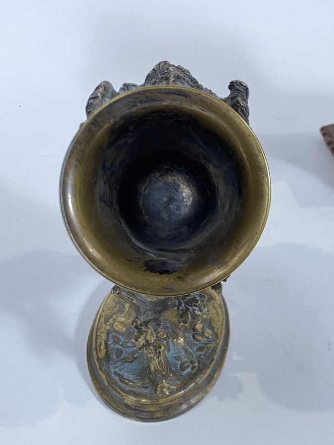 Hure de sanglier en métal argenté formant corne à boire montée sur socle(Hauteu…