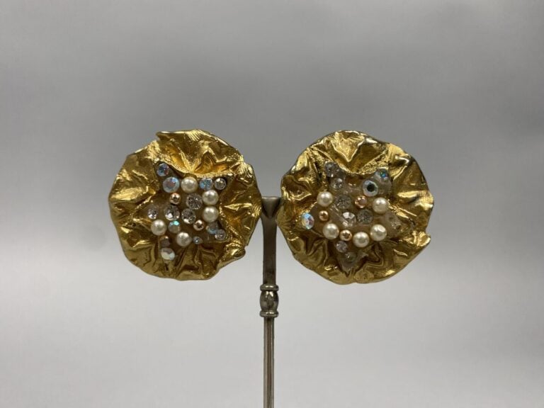 JACKY DE G. - Paire de clips d'oreille en métal doré à motif d'étoile sertie de…