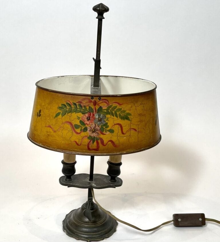 LAMPE bouillotte à deux feux et abat-jour en tôle peinte - Hauteur : 50 cm